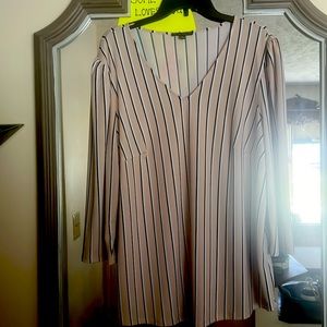 Adrianna Papell v neck shirt size 1X 3/4 sleeve